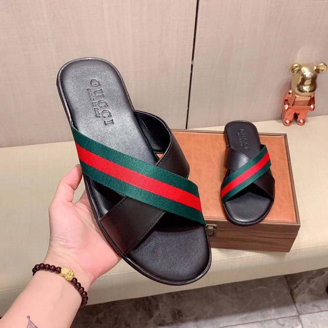 Slippers: New model: Factory price: 240💰💰🎩🎩🔥🔥《 Gucci* 》Series of slippers top purchasing agent🔍🔍Sold at the same time for men, original Italian imported webbing made of selected cowhide, exquisite workmanship,), sole: (super comfortable) original factory special sole, ⚠️exclusive double-layer movable molded sole super comfortable⚠️, real shot🎬the real thing is more beautiful🔍🔍266 regular code 38-44, can be ordered 45.